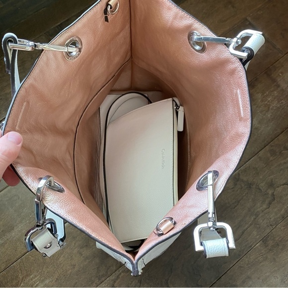 Calvin Klein white weave maxi tote bag with matching wristlet - Picture 9 of 16